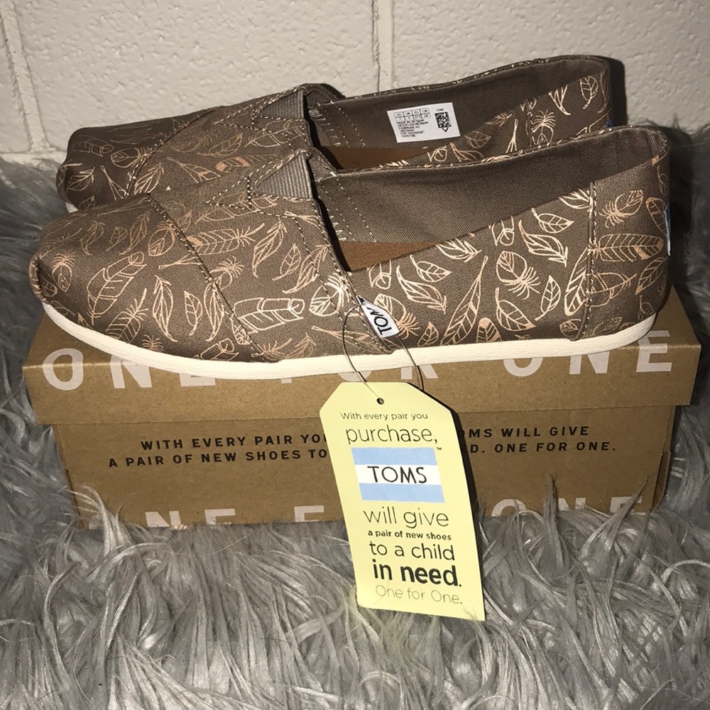 NWT TOMS!